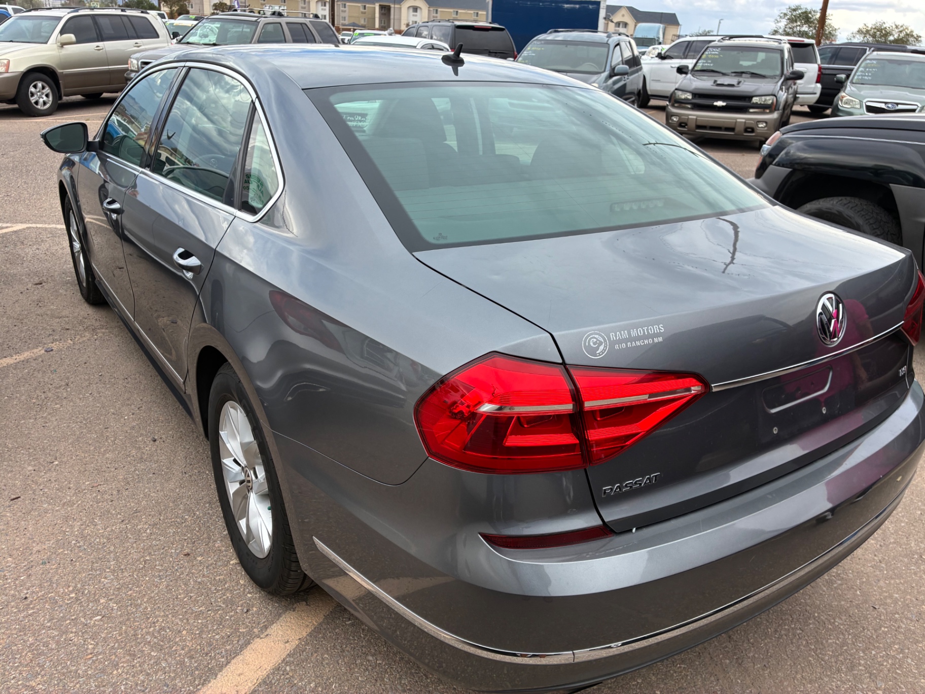 2016 Volkswagen Passat S thumbnail 4